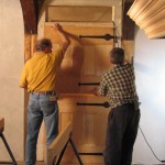 E11 Mounting the reproduced Dutch door